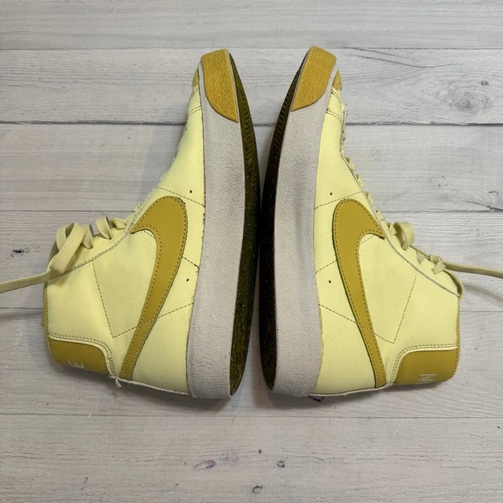 Nike Blazer Mid 77 SE Big Kids‎ Shoes Sneakers Size 4.5 youth Citron